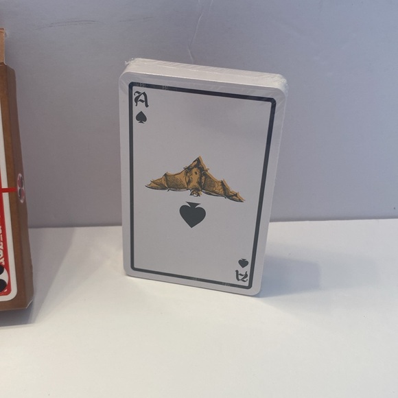 Wizarding World: Harry Potter Universal Studios Weasleys Wizard Playing Cards - Picture 3 of 6